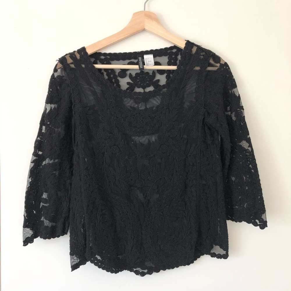 H&M black lace quarter length sleeve top